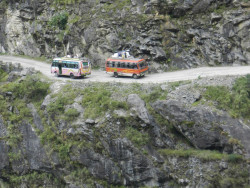 Landslides obstruct Beni-Jomsom road