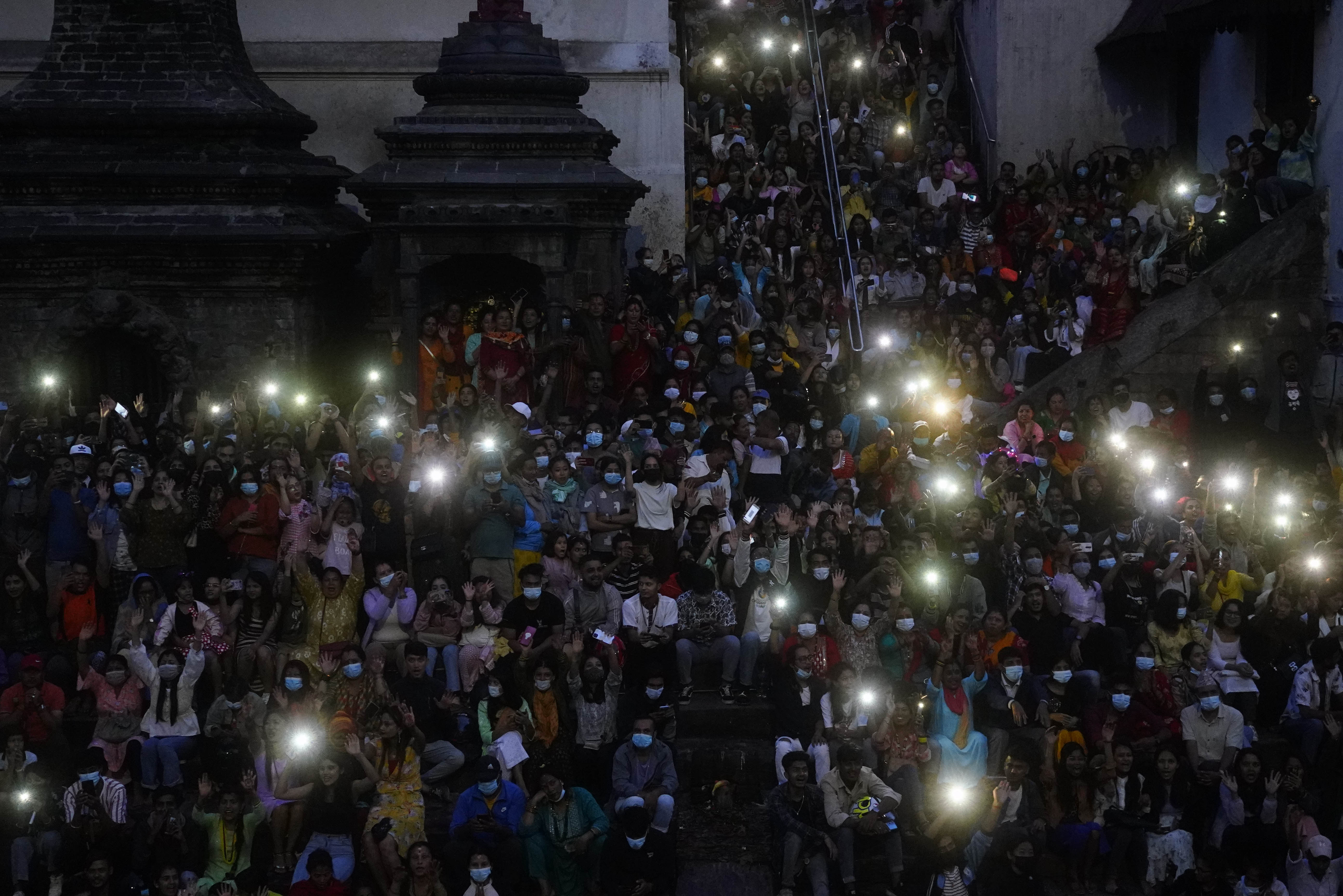 Glimpses Of Evening Aarti At Pashupatinath Temple Photo Gallery Nepal Minute Nepal Minute